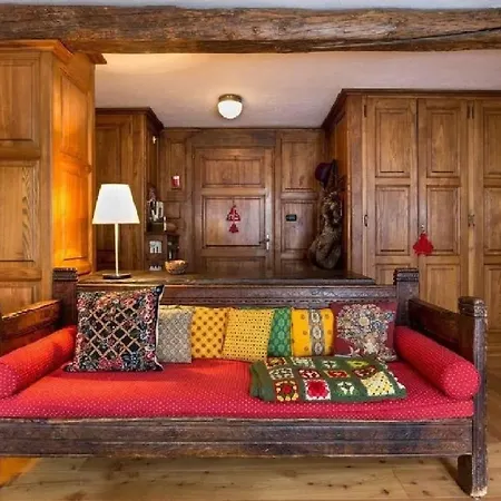 Lovely 5-Bedroom Apartament With Free Parking On Permises * Verrand