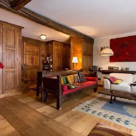 Lovely 5-Bedroom Apartament With Free Parking On Permises شقة